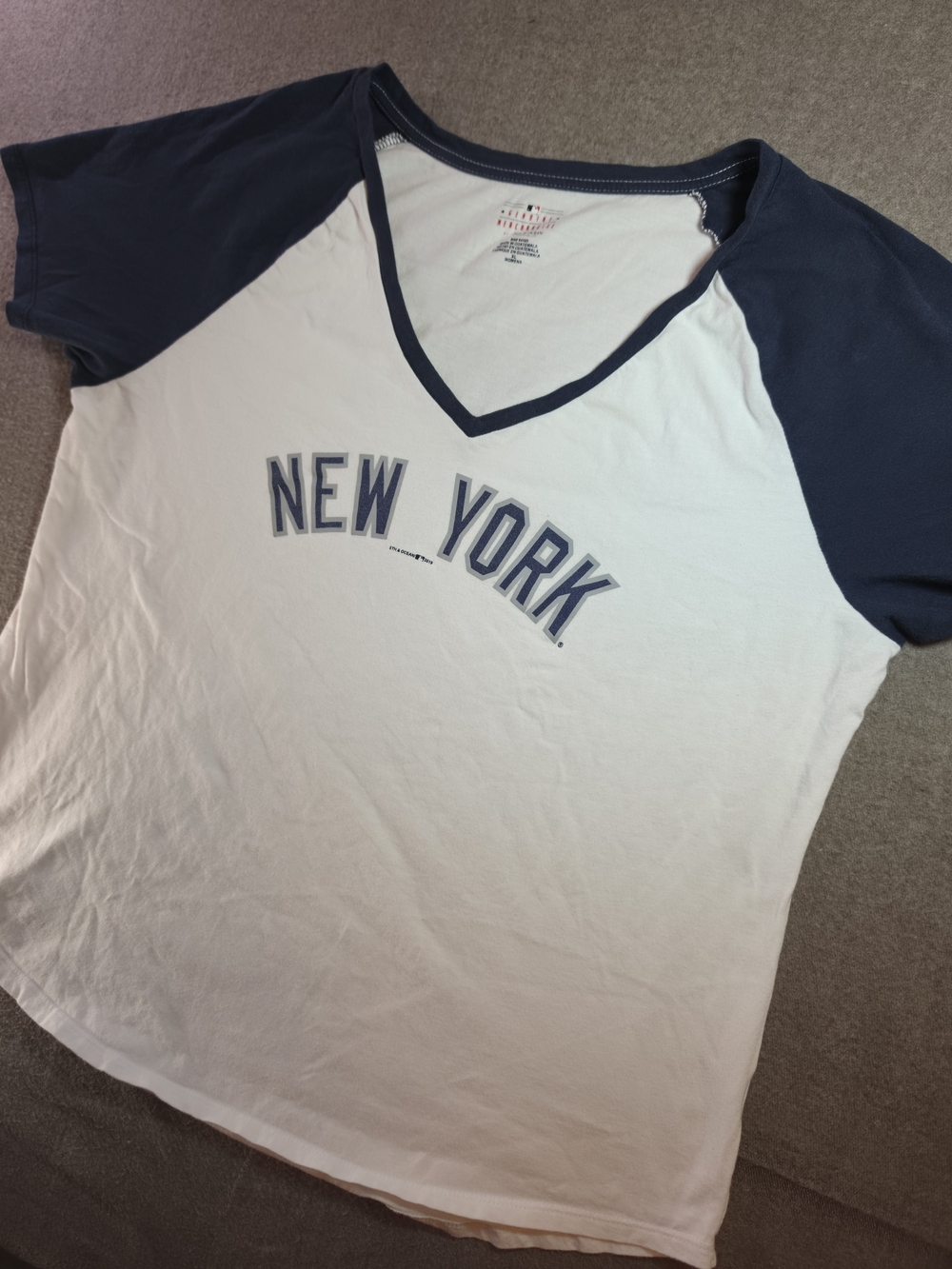 MLB White & Navy | New York Yankee Baseball Shirt | V-Neck | Women's XL